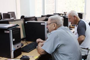 Курсы компьютерной грамотности для пенсионеров будут проведены в городах Югры
