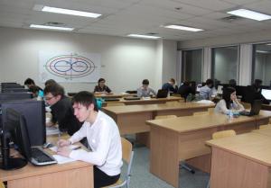 На протяжении трех дней в стенах Югорского НИИ информационных технологий проходила ежегодная олимпиада школьников по информатике.