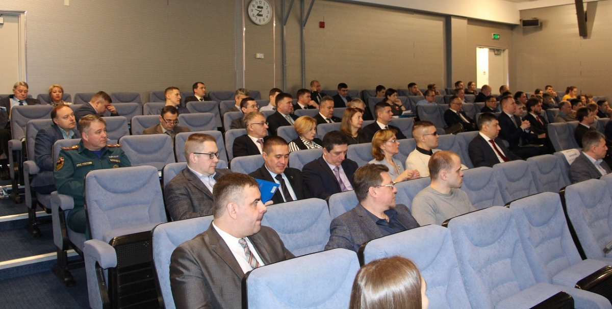 В ХАНТЫ-МАНСИЙСКЕ ОБСУДИЛИ ТЕНДЕНЦИИ РАЗВИТИЯ IT-ОТРАСЛИ РЕГИОНА