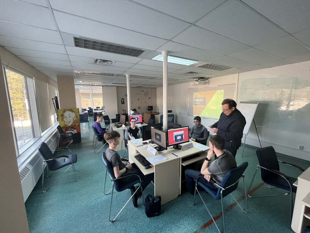 Подведены итоги заключительного этапа Олимпиады Ugra CTF School 2022