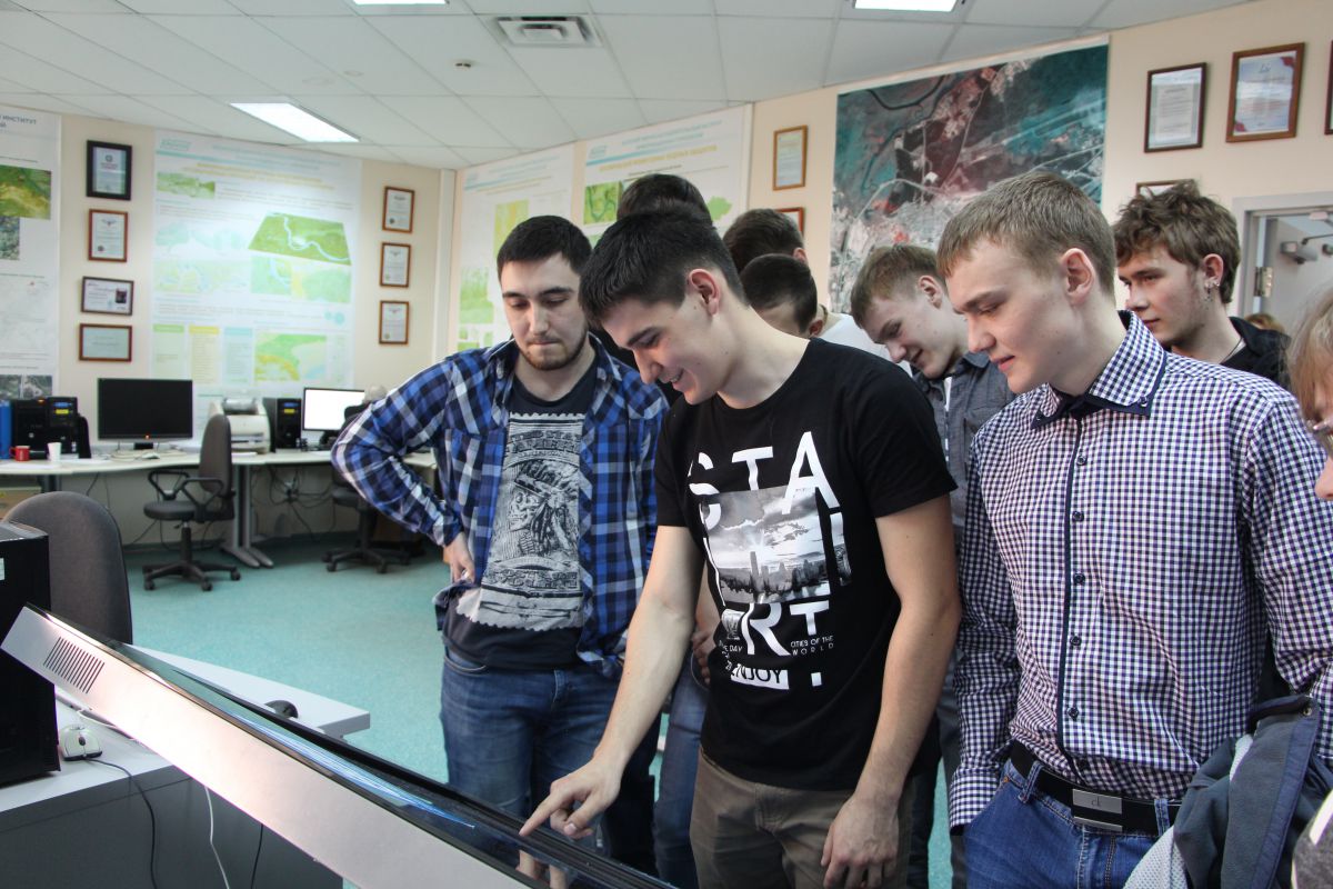 ЮНИИ ИТ посетили будущие IT-специалисты