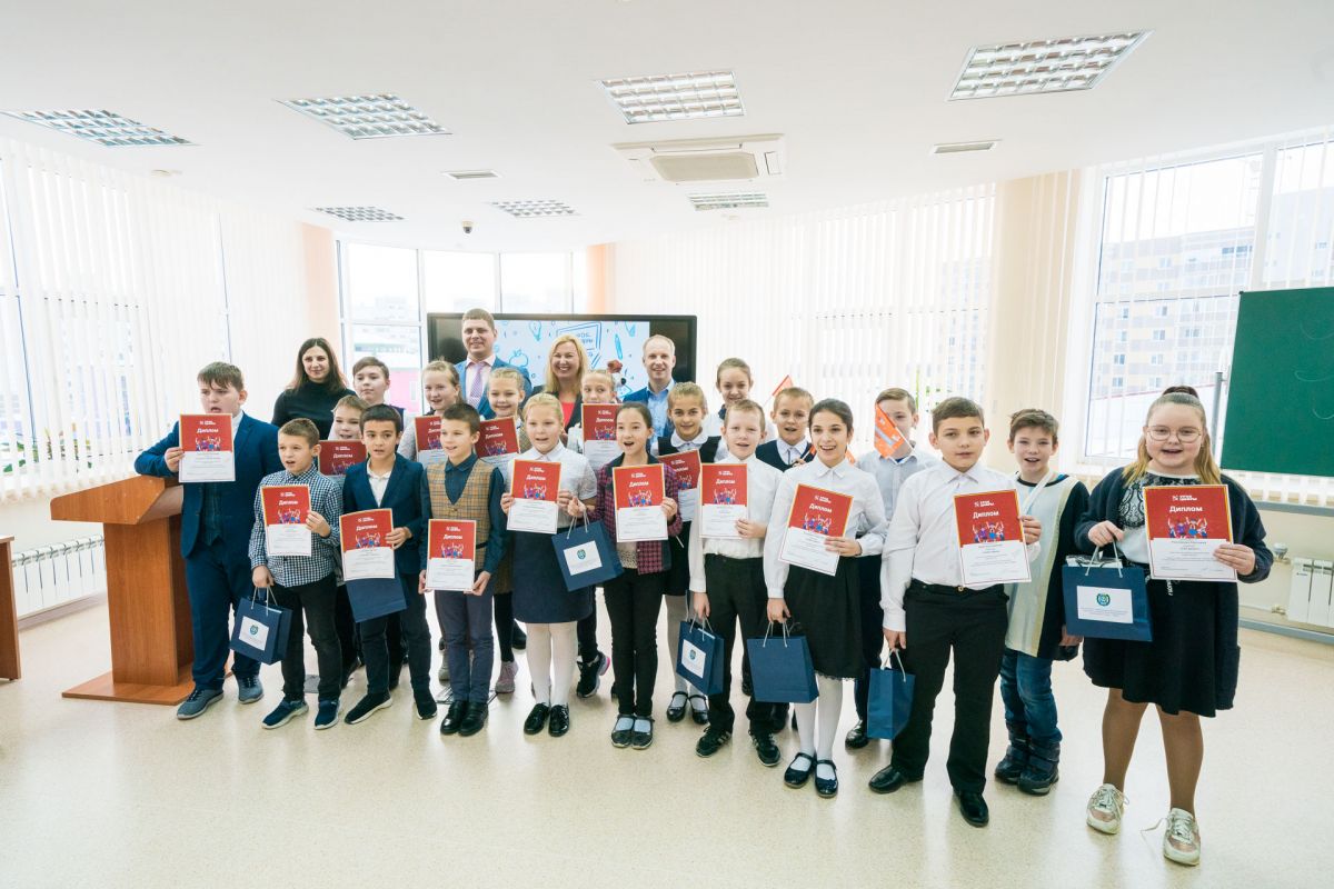 «Урок цифры», посвященный теме «Сети и облачные технологии» провели для школьников Ханты-Мансийска