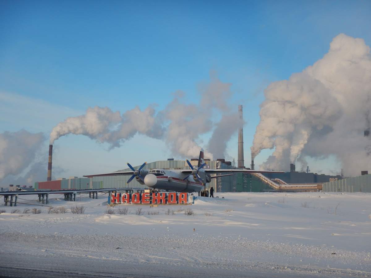 ПОЛЯРНЫЕ ПУТЕШЕСТВЕННИКИ ПОСЕТИЛИ  ЮГОРСКИЙ НИИ ИНФОРМАЦИОННЫХ ТЕХНОЛОГИЙ