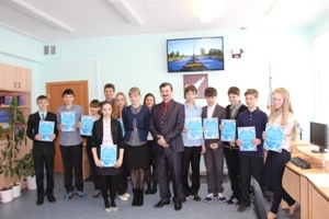 Сотрудники ЮНИИ ИТ провели учебный семинар в межшкольном центре космических услуг.