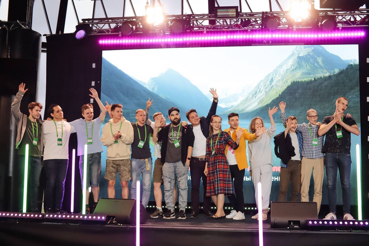 На хакатоне в Екатеринбурге участники научили искусственный интеллект лечить зубы