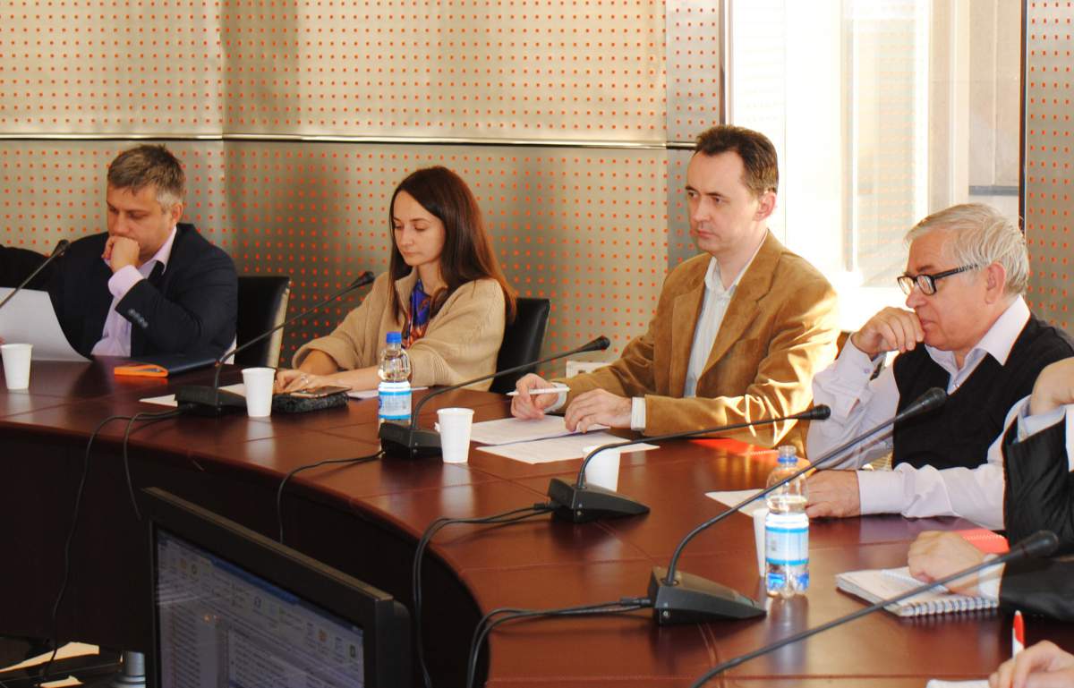 Руководители структурных подразделений ЮНИИ ИТ отчитались о выполнении государственного задания в 1-м полугодии 2016 года