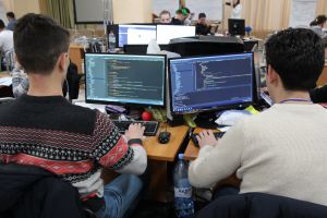 Олимпиада по программированию собрала участников из трёх стран